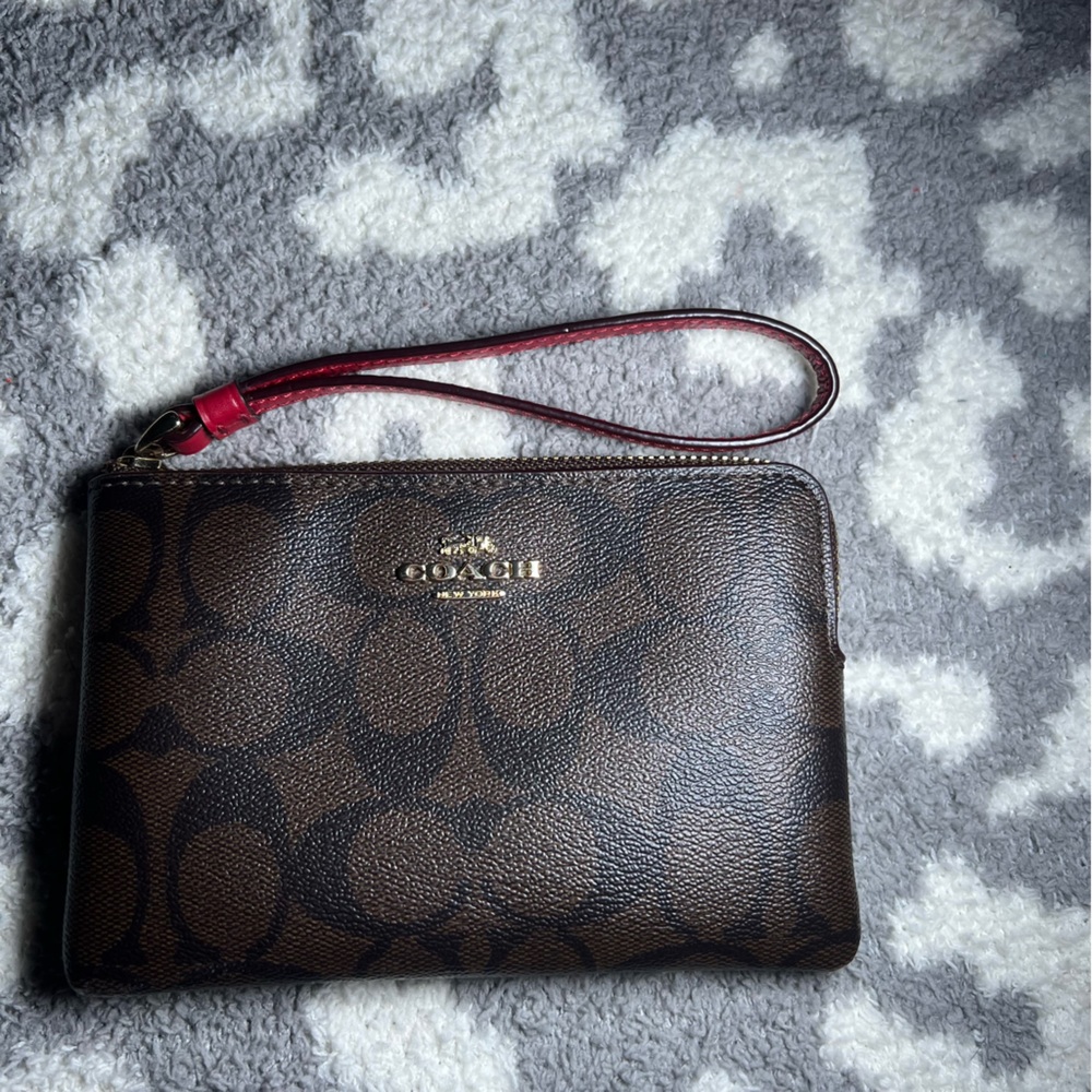 NWOT Coach Wristlet